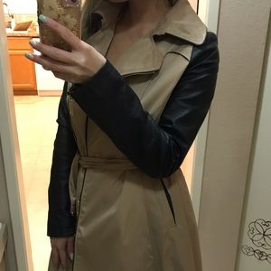 🔥🔥🔥🔥Sexy yet professional BEBE trench❤️🔥🔥